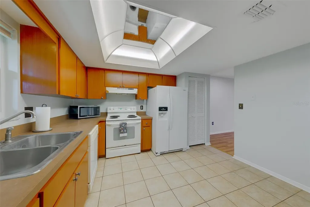 9881 113th Street Seminole FL 33772