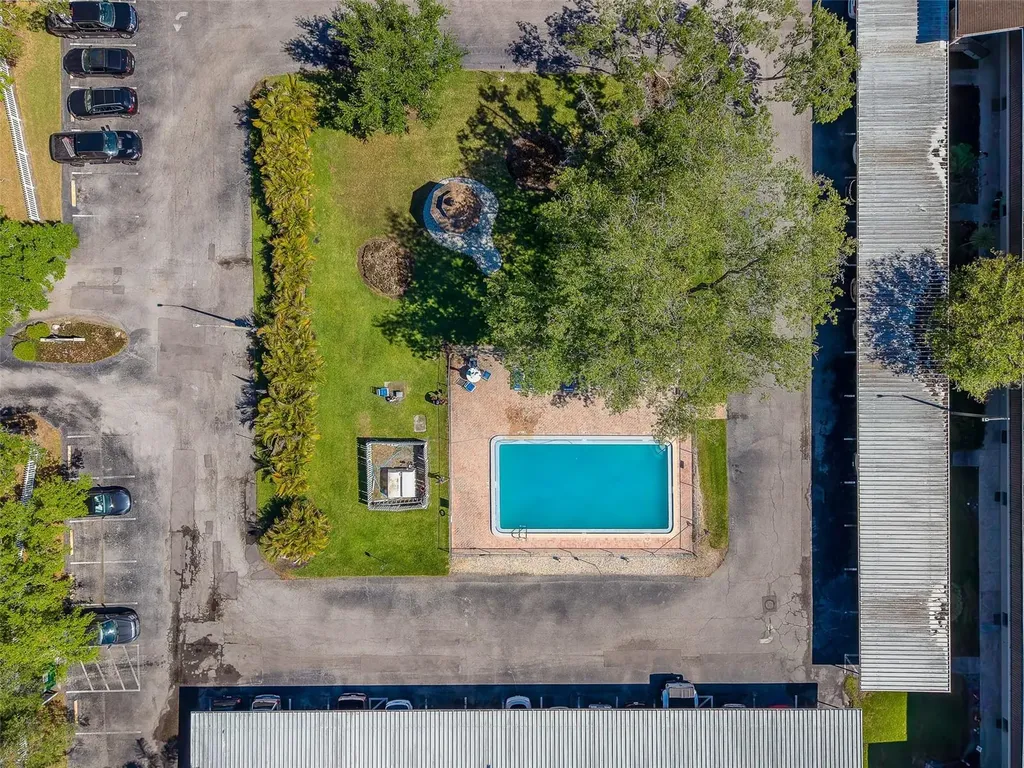 9881 113th Street Seminole FL 33772