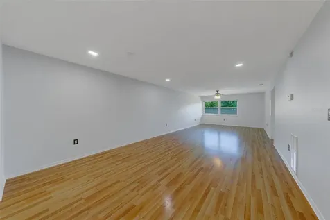 9881 113th Street Seminole FL 33772