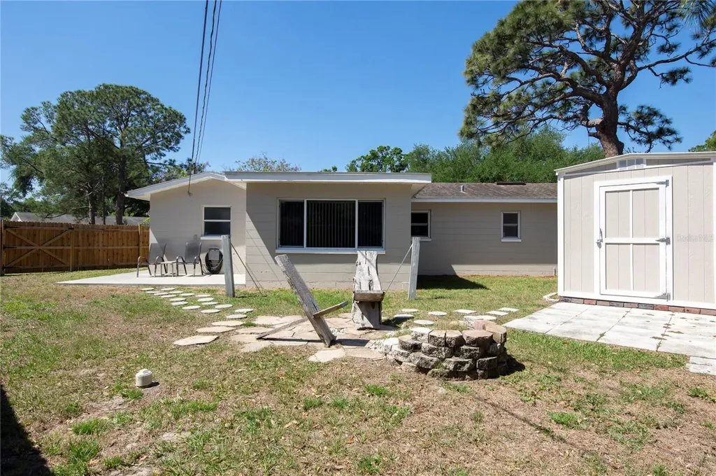 6401 26th Way N St Petersburg FL 33702