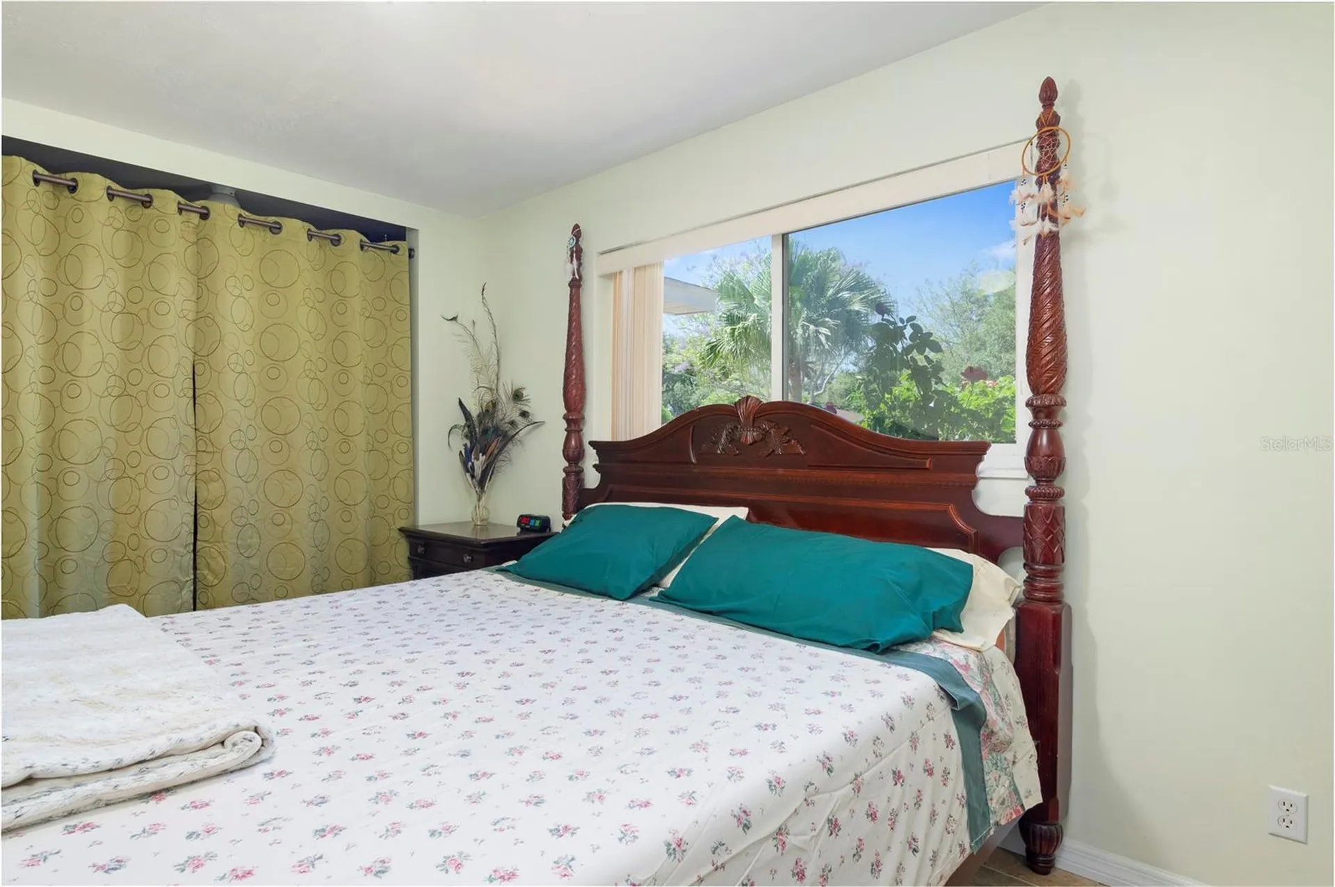 6401 26th Way N St Petersburg FL 33702