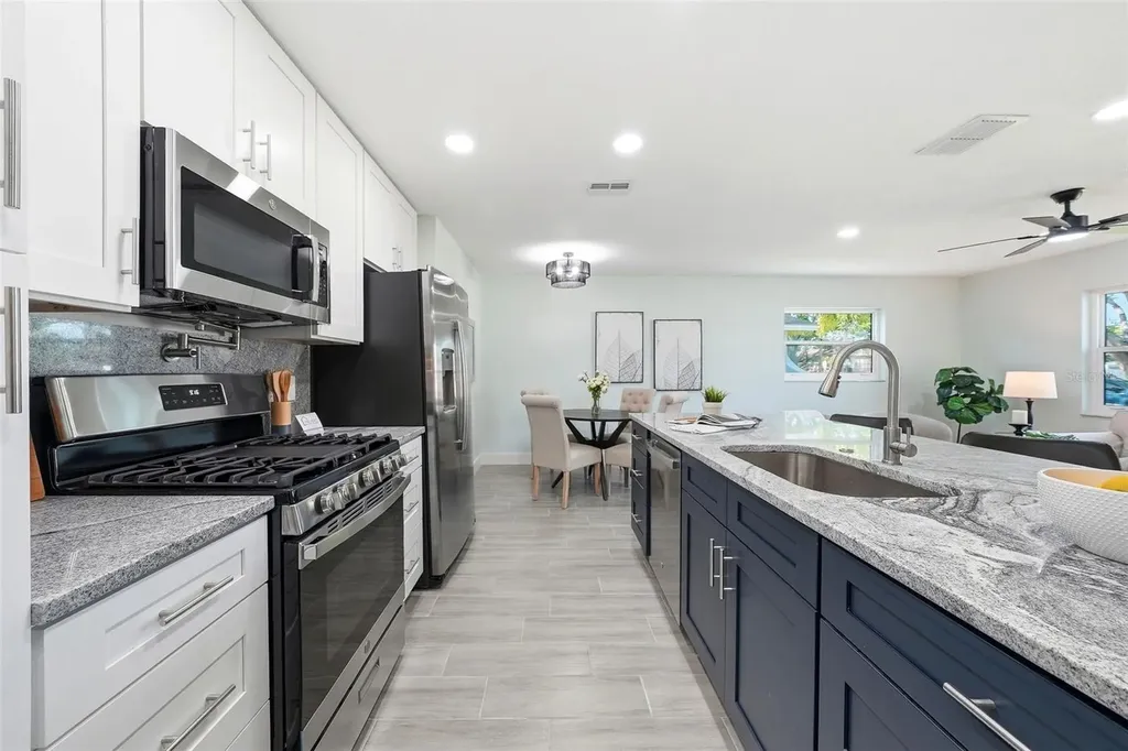 5611 Venetian Boulevard NE St Petersburg FL 33703