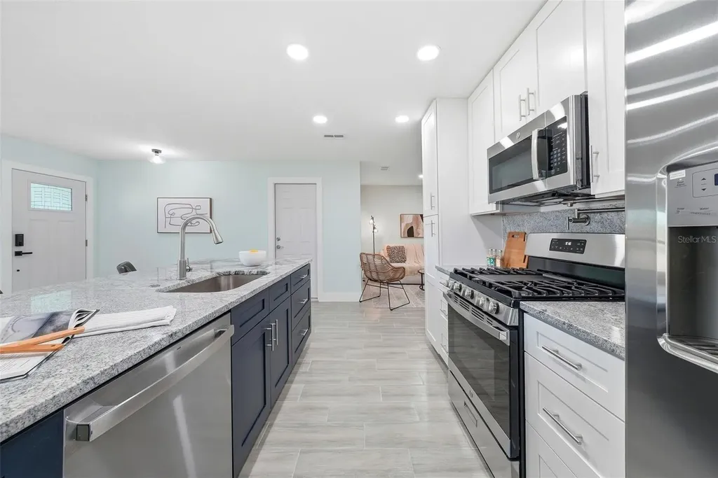 5611 Venetian Boulevard NE St Petersburg FL 33703