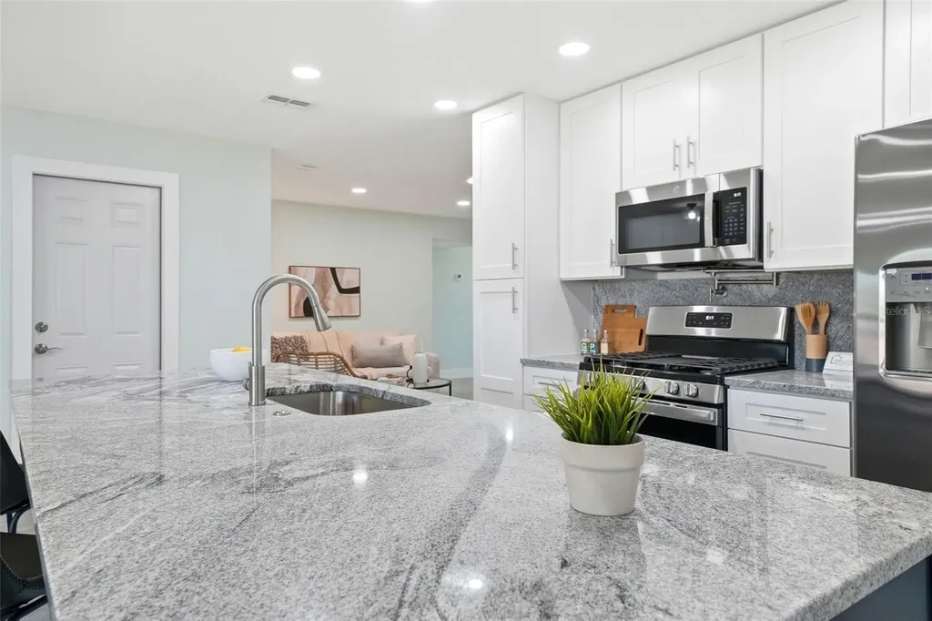 5611 Venetian Boulevard NE St Petersburg FL 33703