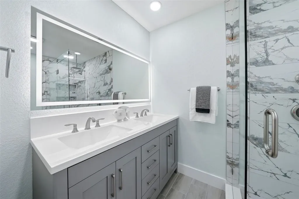 5611 Venetian Boulevard NE St Petersburg FL 33703