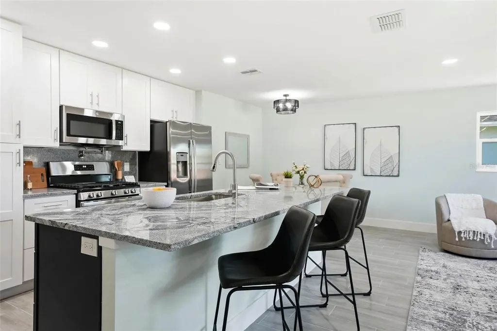 5611 Venetian Boulevard NE St Petersburg FL 33703