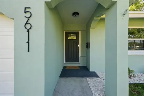 5611 Venetian Boulevard NE St Petersburg FL 33703