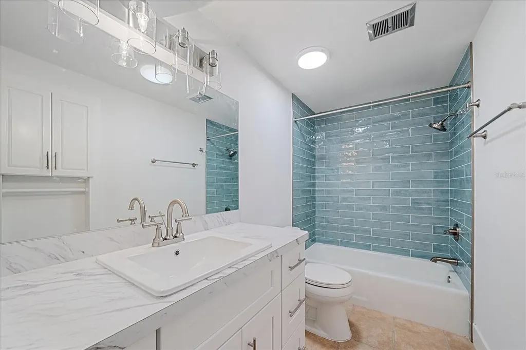 597 Spanish Drive N Longboat Key FL 34228