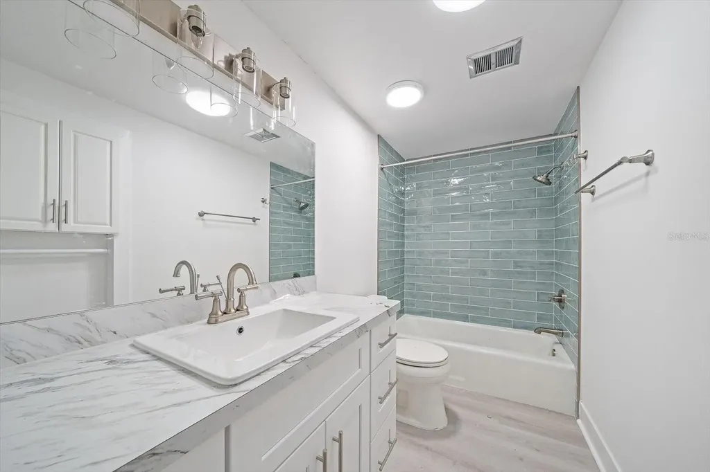 597 Spanish Drive N Longboat Key FL 34228