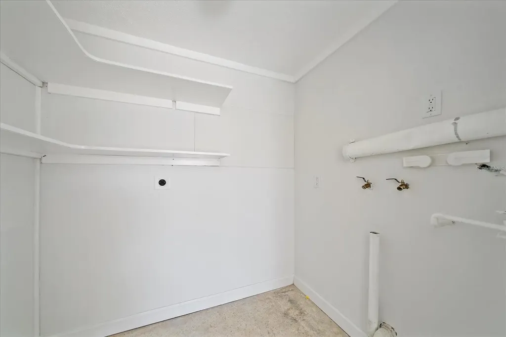 597 Spanish Drive N Longboat Key FL 34228