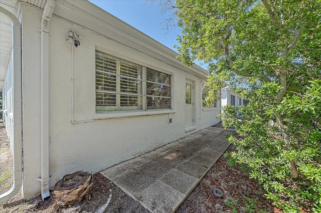 597 Spanish Drive N Longboat Key FL 34228