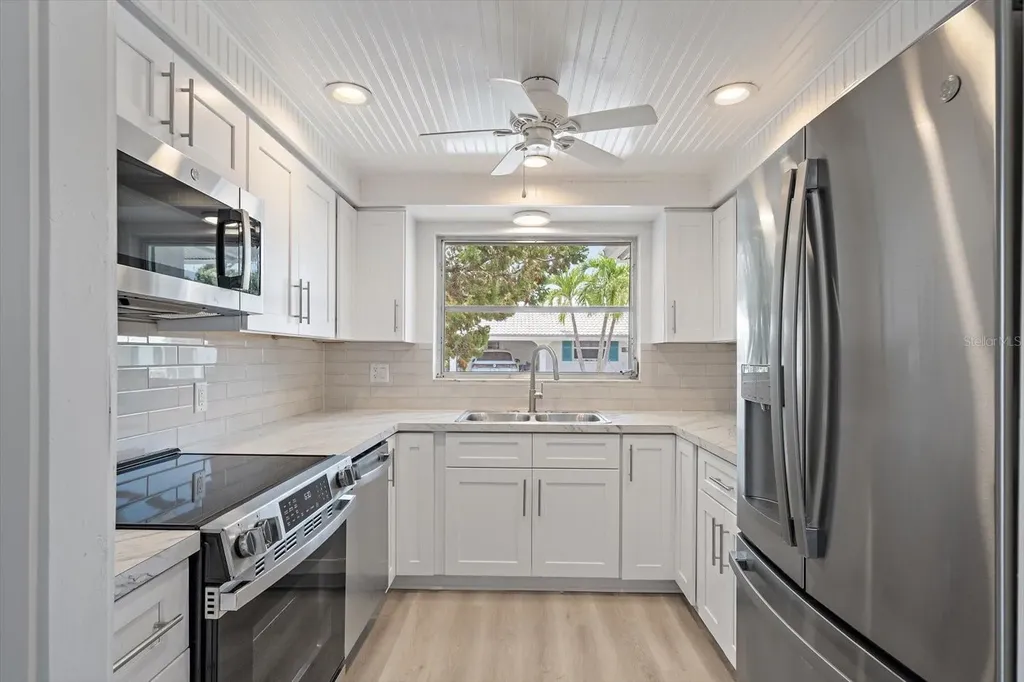 597 Spanish Drive N Longboat Key FL 34228