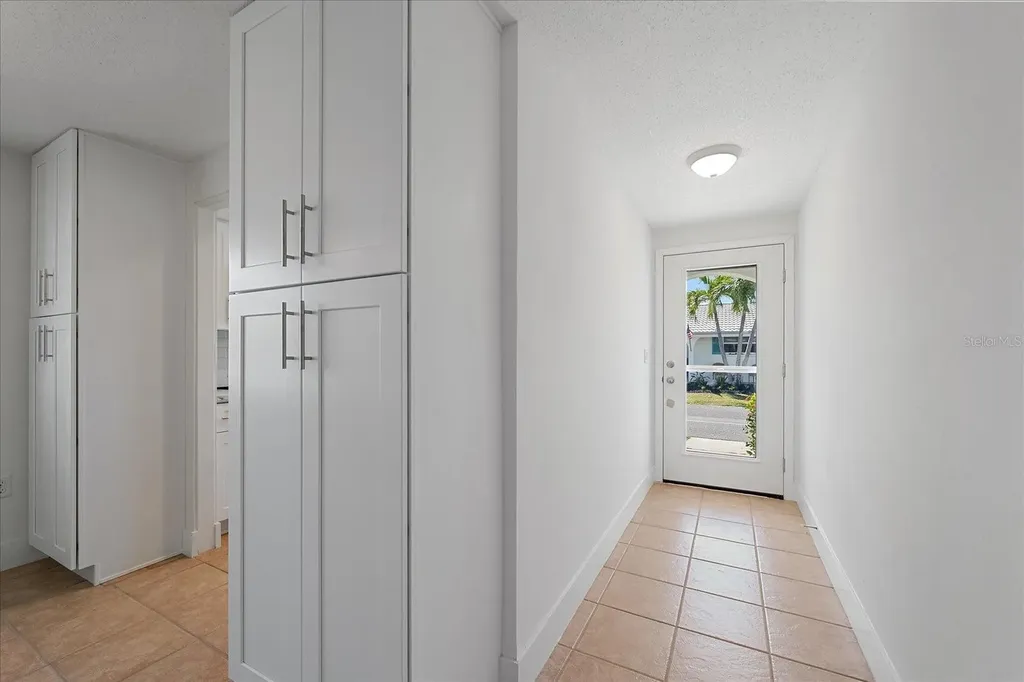 597 Spanish Drive N Longboat Key FL 34228