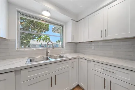 597 Spanish Drive N Longboat Key FL 34228