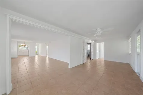 597 Spanish Drive N Longboat Key FL 34228