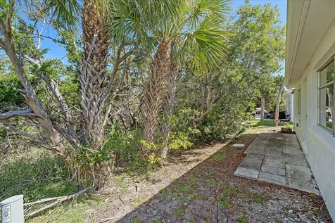 597 Spanish Drive N Longboat Key FL 34228