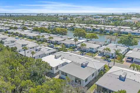 597 Spanish Drive N Longboat Key FL 34228
