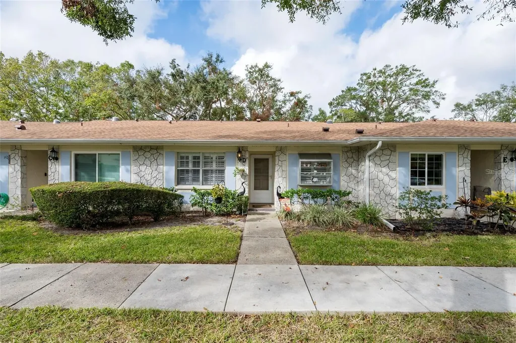 2238 Lark Circle W Palm Harbor FL 34684