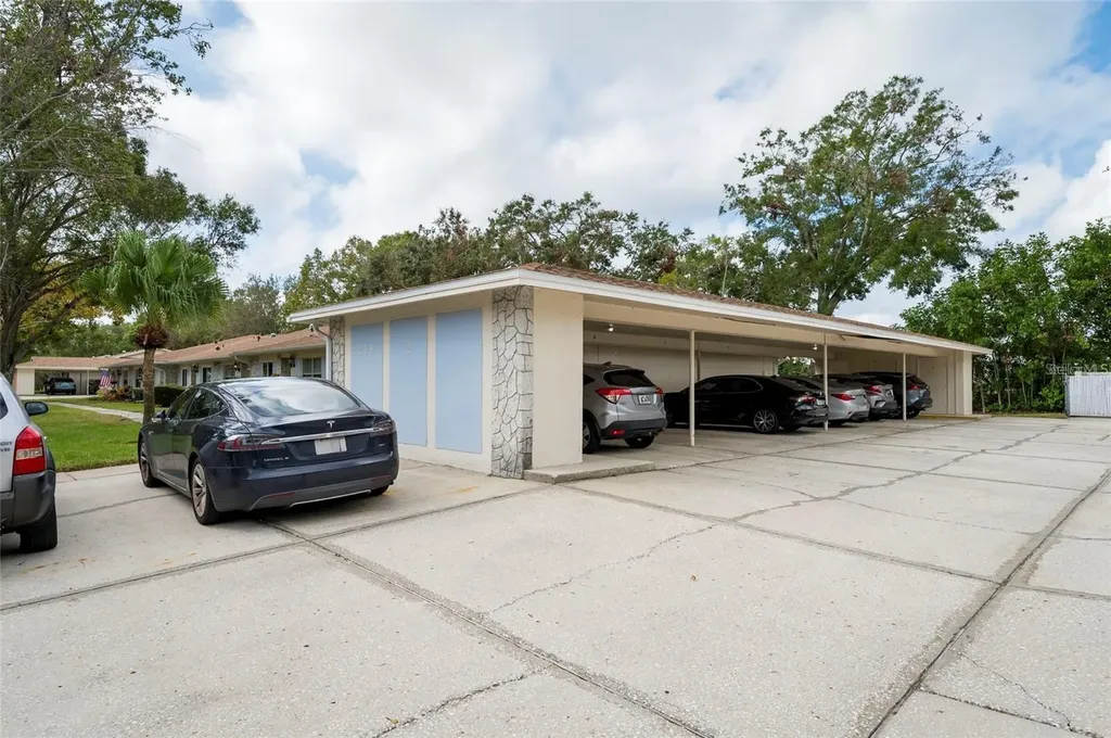 2238 Lark Circle W Palm Harbor FL 34684