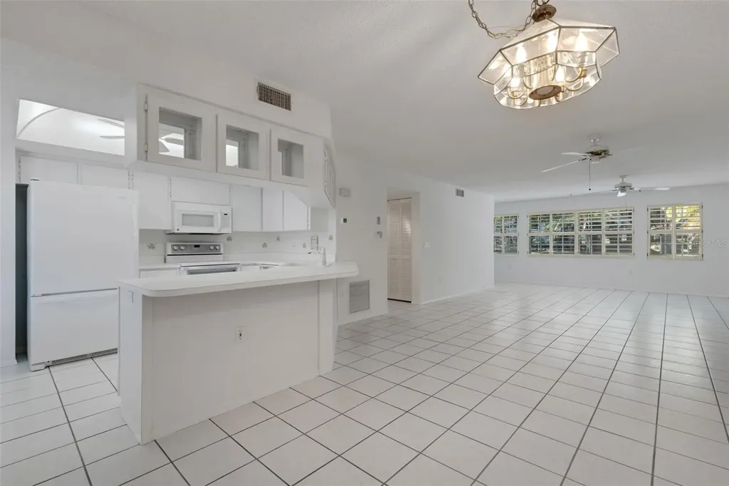 528 W Venice Avenue Venice FL 34285