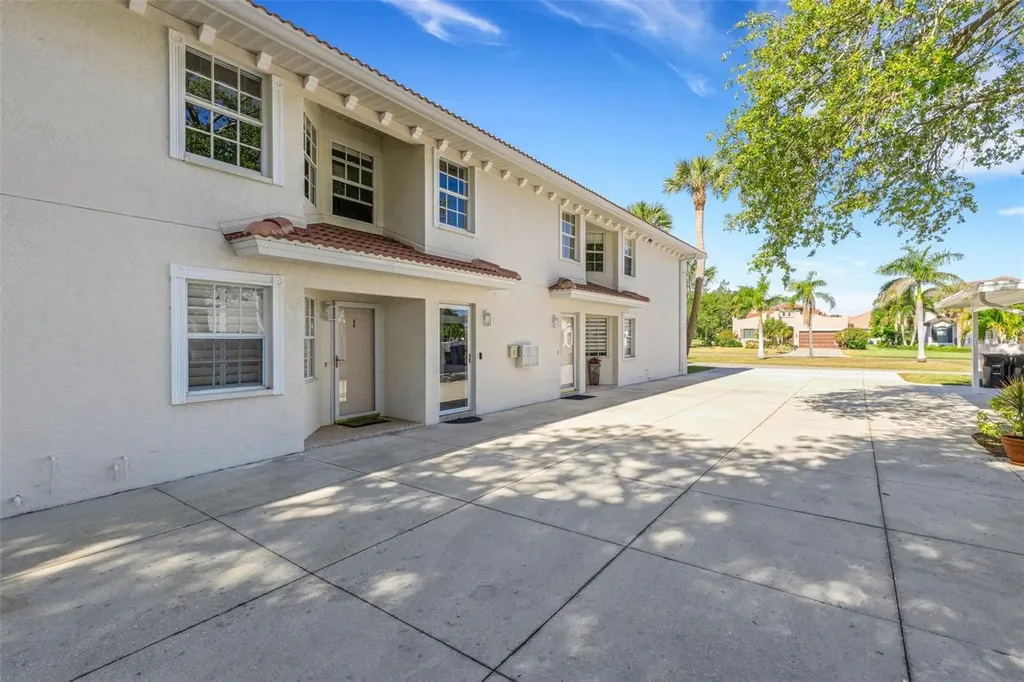 528 W Venice Avenue Venice FL 34285