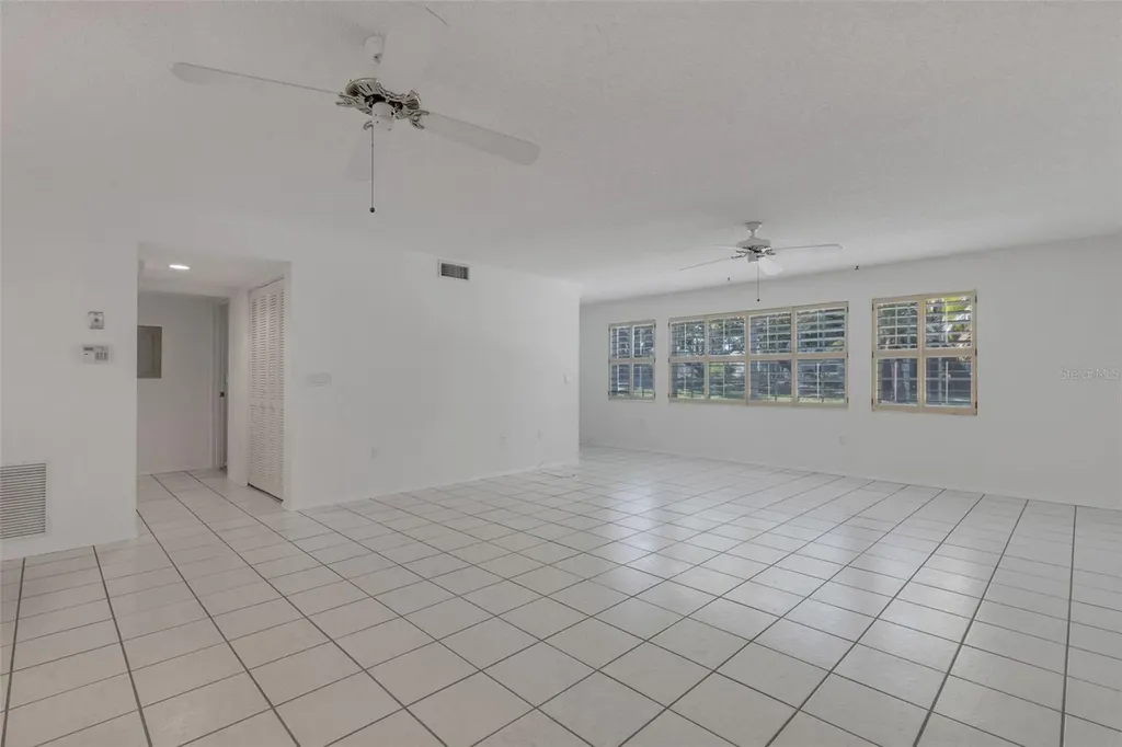 528 W Venice Avenue Venice FL 34285