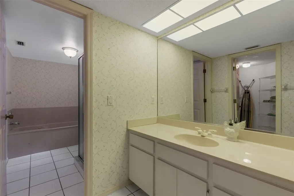 528 W Venice Avenue Venice FL 34285