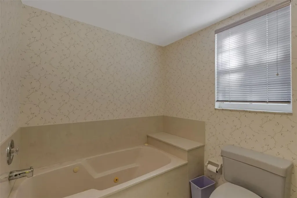 528 W Venice Avenue Venice FL 34285