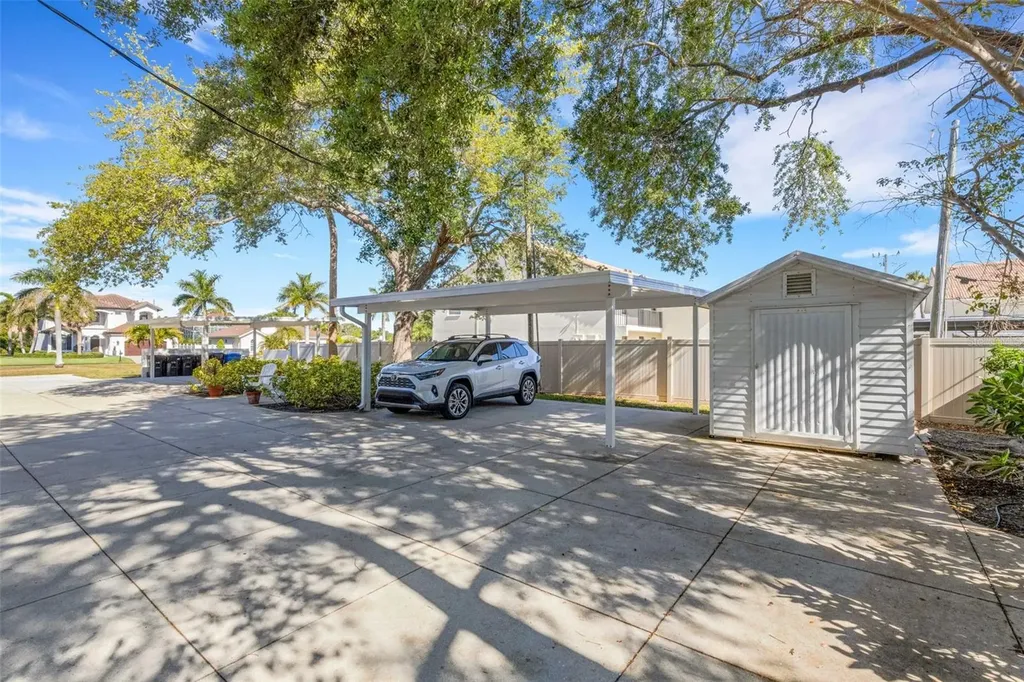 528 W Venice Avenue Venice FL 34285