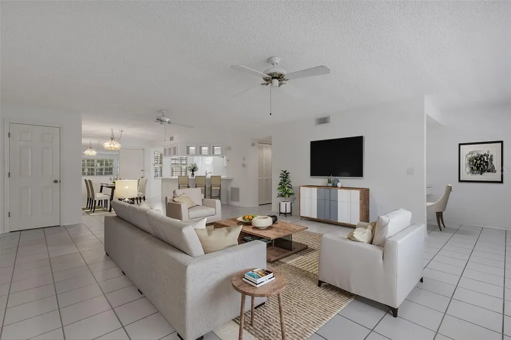 528 W Venice Avenue Venice FL 34285