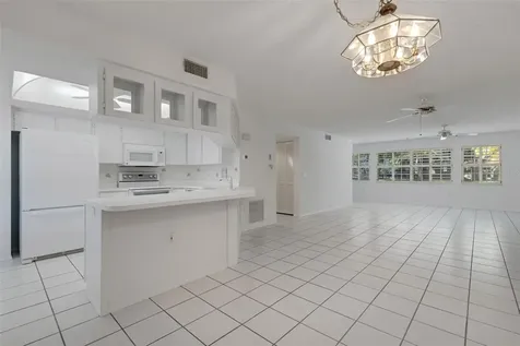 528 W Venice Avenue Venice FL 34285