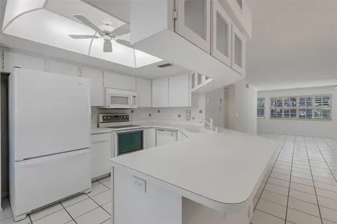 528 W Venice Avenue Venice FL 34285