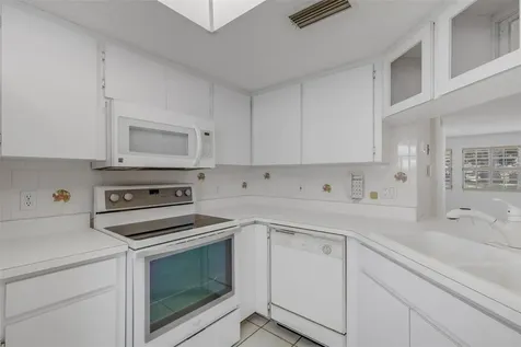 528 W Venice Avenue Venice FL 34285