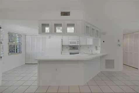 528 W Venice Avenue Venice FL 34285