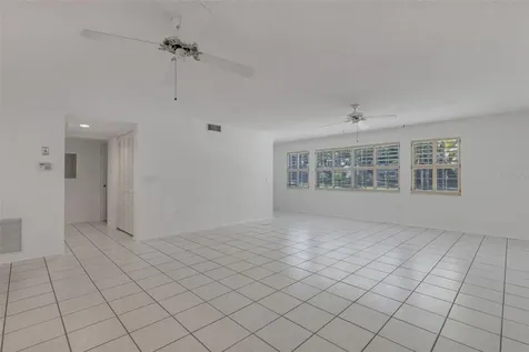 528 W Venice Avenue Venice FL 34285