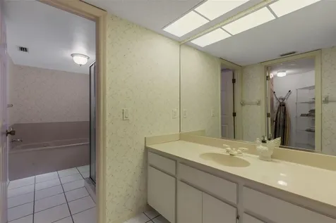 528 W Venice Avenue Venice FL 34285