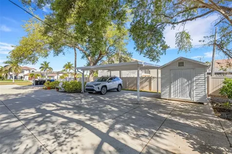 528 W Venice Avenue Venice FL 34285