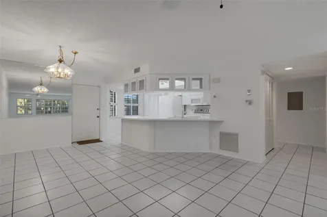 528 W Venice Avenue Venice FL 34285