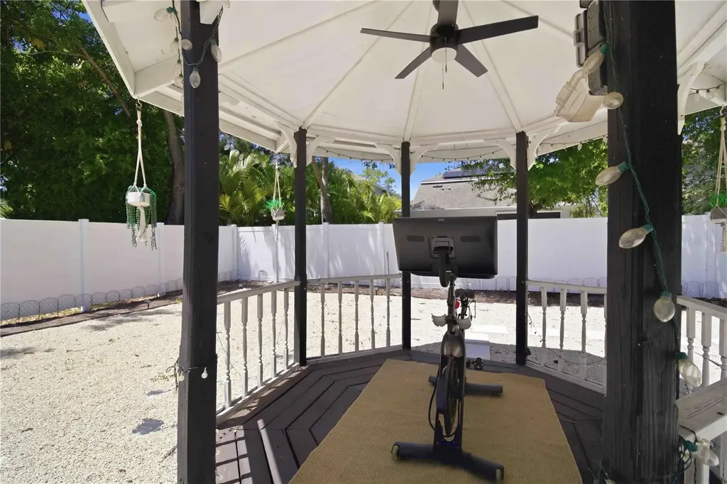 2565 Browning Street Sarasota FL 34237