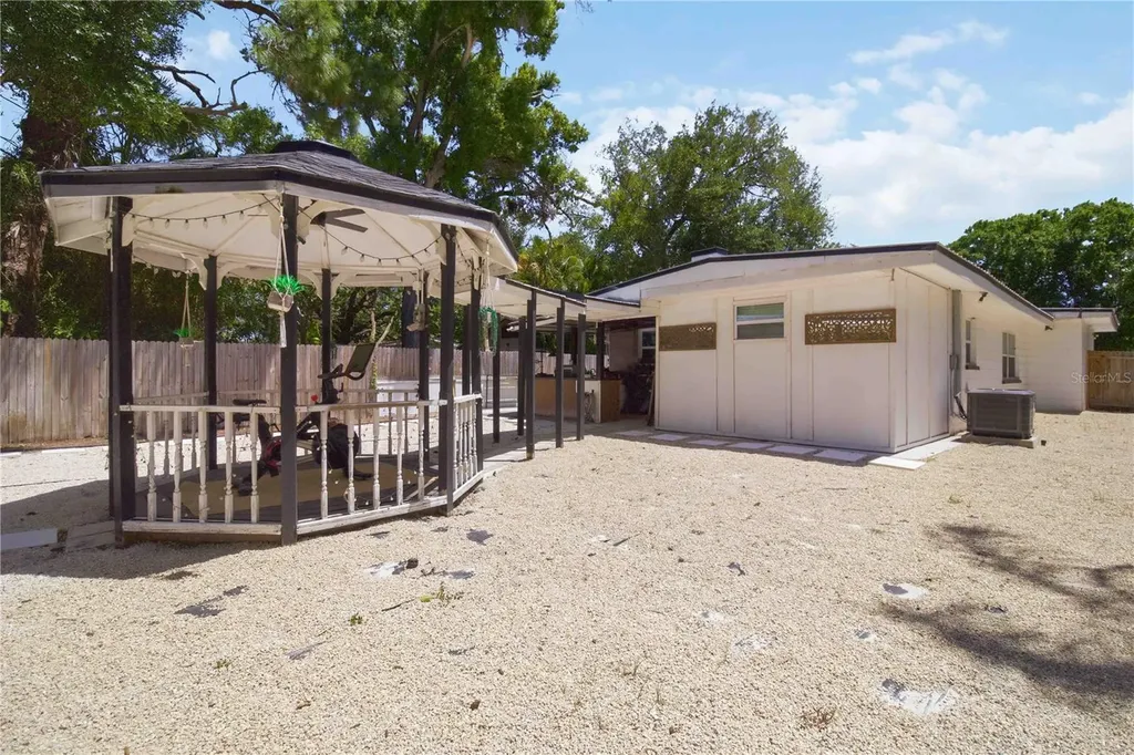2565 Browning Street Sarasota FL 34237