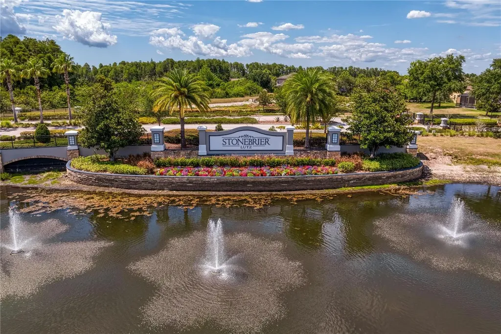 2837 Maple Brook Loop Lutz FL 33558