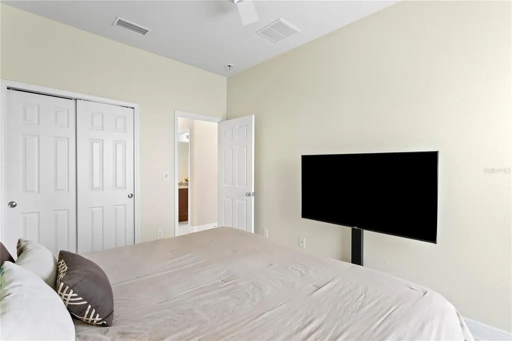 2837 Maple Brook Loop Lutz FL 33558
