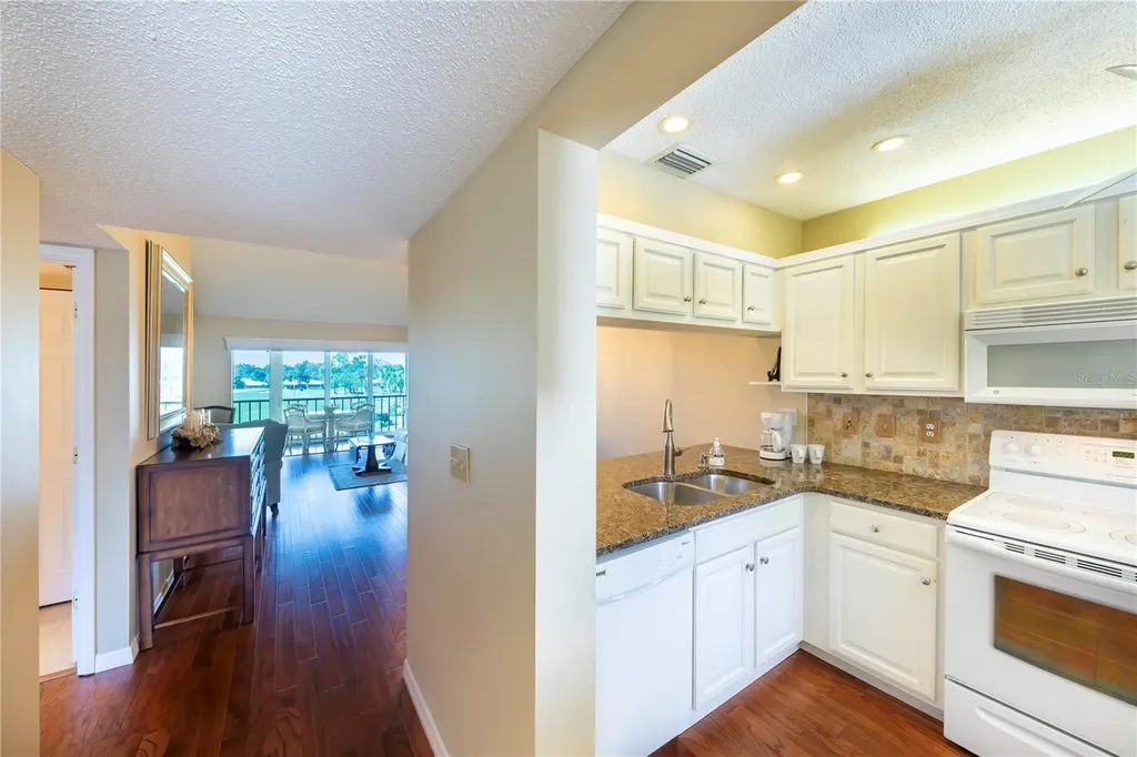 437 Cerromar Lane Venice FL 34293
