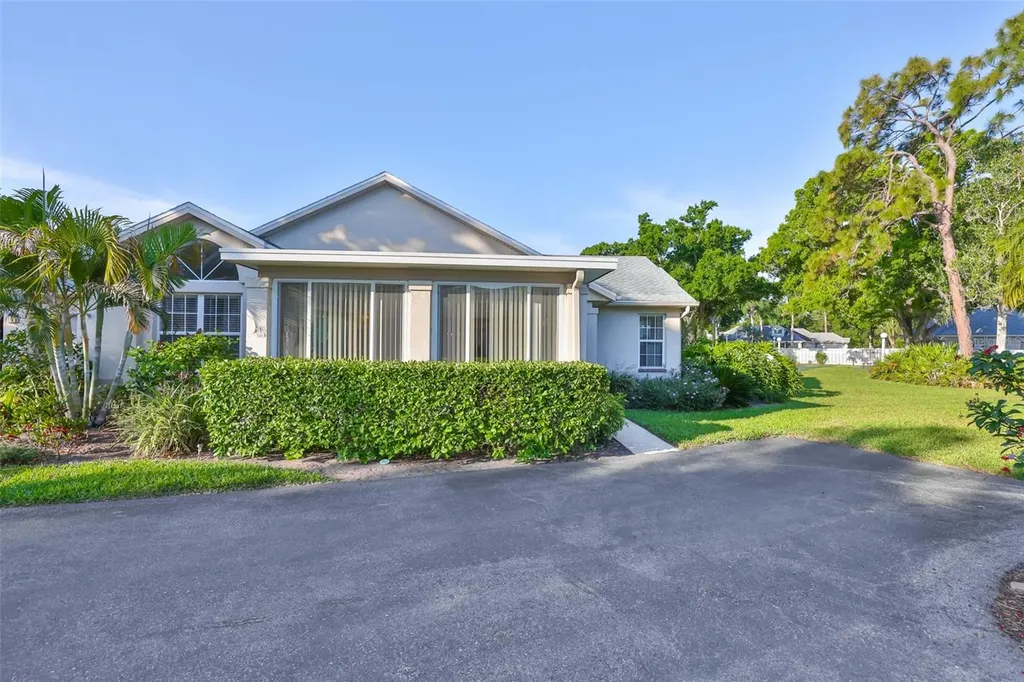 1115 Golfview Woods Drive Sun City Center FL 33573