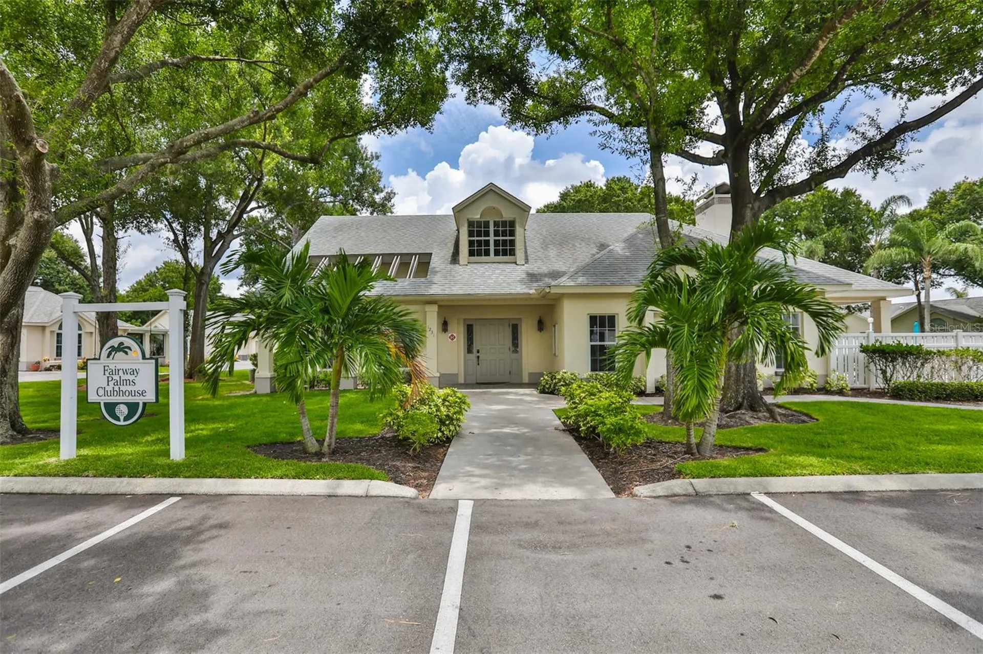 1115 Golfview Woods Drive Sun City Center FL 33573