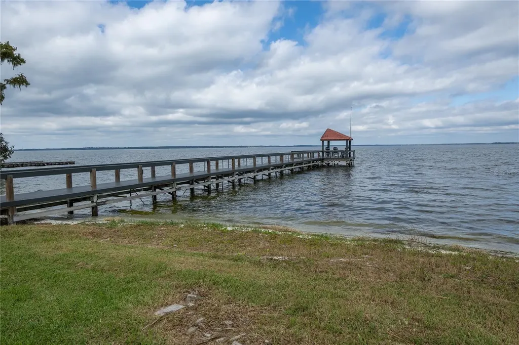 109 Waterwood Drive Yalaha FL 34797