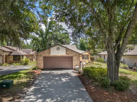 109 Waterwood Drive Yalaha FL 34797