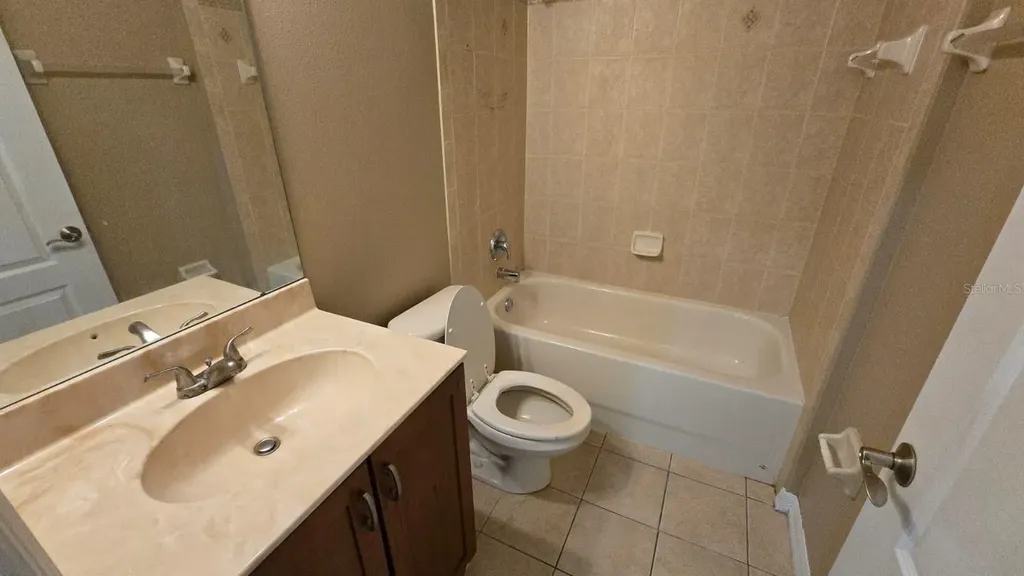 20018 Oakflower Avenue Tampa FL 33647