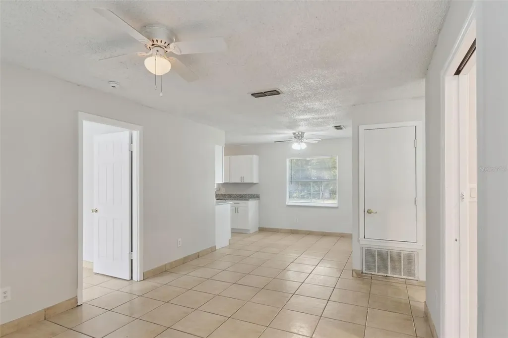 2853 Sanford Avenue Sanford FL 32773