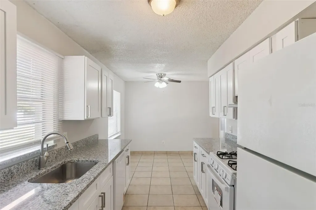 2853 Sanford Avenue Sanford FL 32773